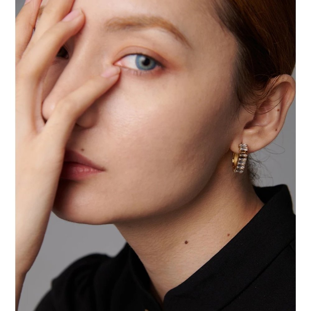 NEW 18K Gold Plated Baguette Diamond Hoop Earrings - Picture 3 of 5